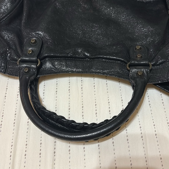 Balenciaga Classic Leather City Bag - Picture 17 of 17